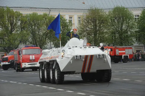 В Ярославле празднуют День Победы: фоторепортаж
