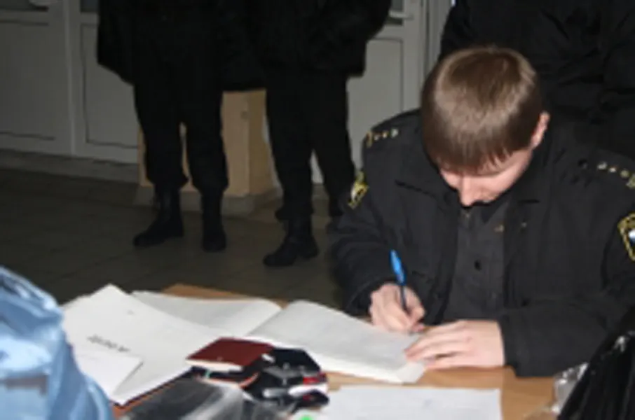 Ярославский водитель-дальнобойщик не смог пересечь границу России