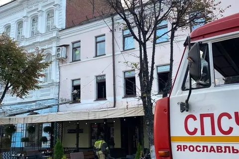 В Ярославле горит кафе на улице Кирова