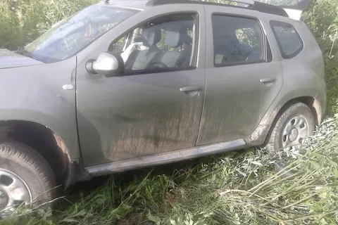 В Угличском районе столкнулись автомобиль и тепловоз