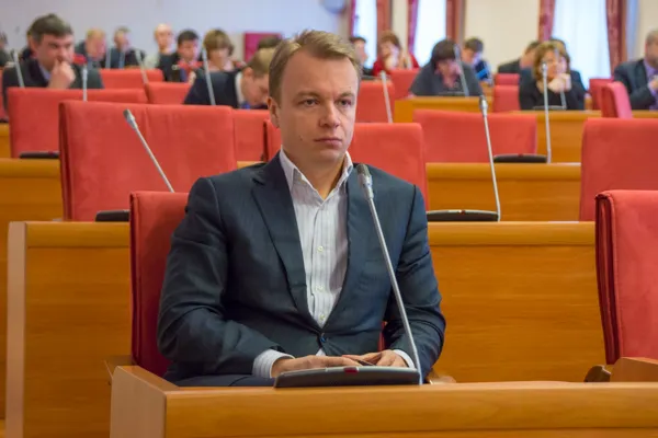 Депутаты Тамаров и Шмелев будут работать на постоянной основе