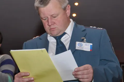 Сергей Ястребов поздравил работников налоговых органов с 25-летием ведомства и вручил им награды