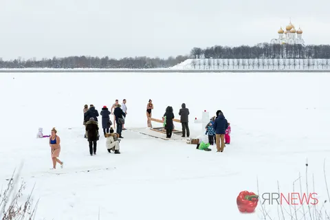 Крещение в Ярославле: фоторепортаж Ильи Бесхлебного