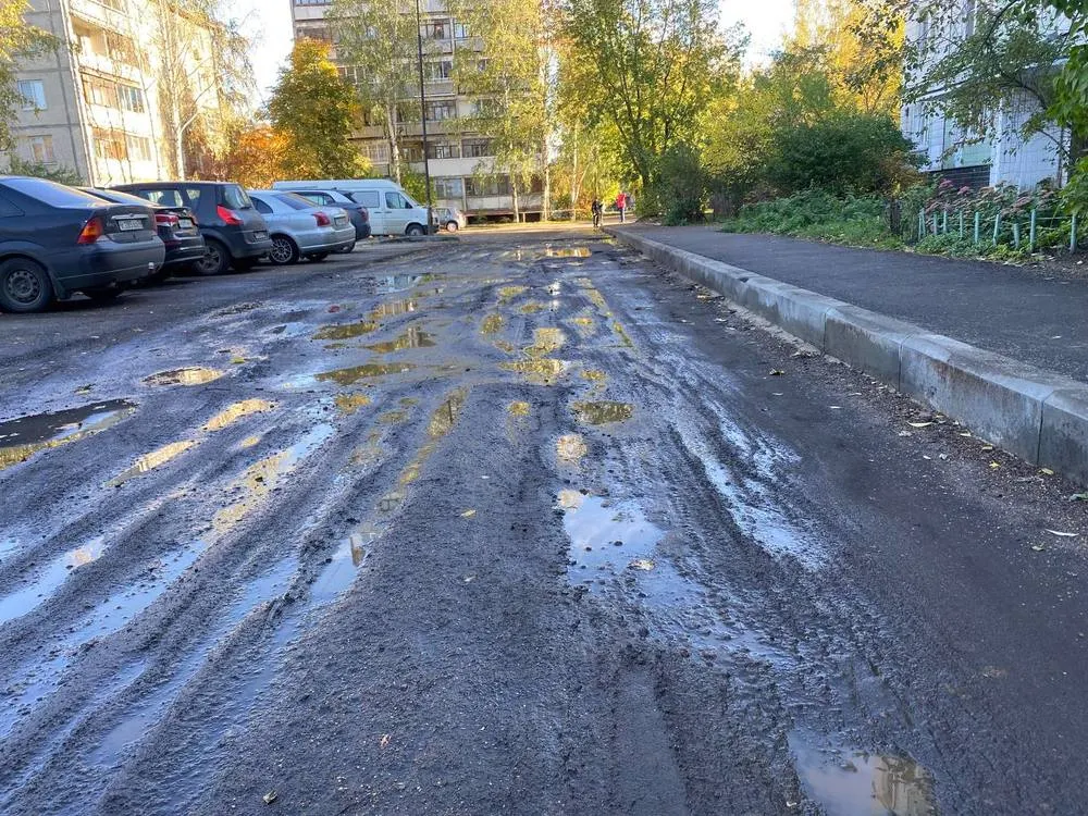 В Ярославле до поздней осени затянули благоустройство 41 двора