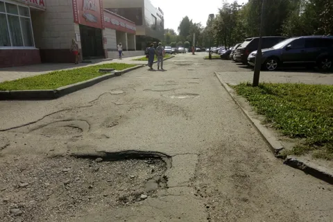 Требование мэра Ярославля отремонтировать дороги к школам не выполнено