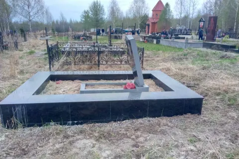 Под Ярославлем вандалы разгромили армянское кладбище