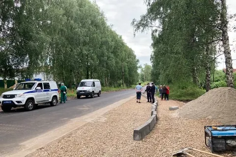 Ярославец облился бензином, остановив ремонт дороги