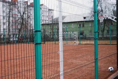 В ярославской школе имени хоккеиста Ивана Ткаченко открылась спортплощадка