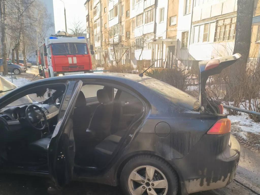 В Ярославле горела легковушка