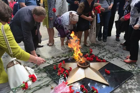 В Гаврилов-Яме зажжен Вечный огонь