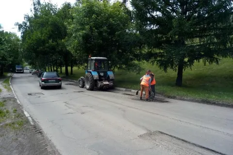 На Тверицкой набережной начался ямочный ремонт