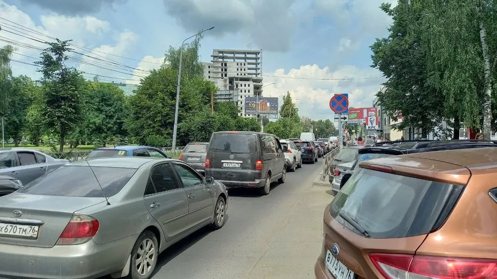 Из-за ремонта Октябрьского моста начались пробки в центре Ярославля