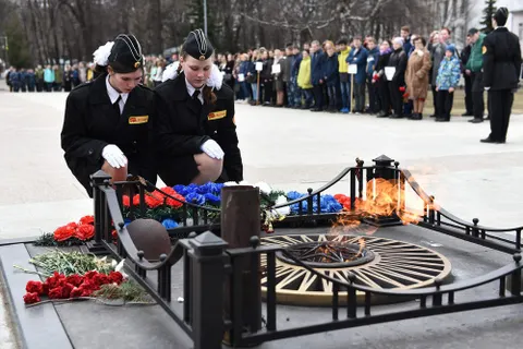 У Вечного огня в Ярославле открыли вахту памяти