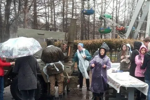 Субботник в Ярославле: депутаты позитивят, как хотят