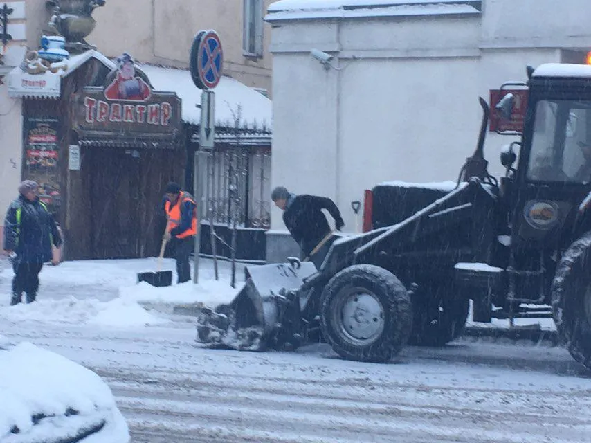 Жители Ярославля готовятся завалить вход в мэрию снегом