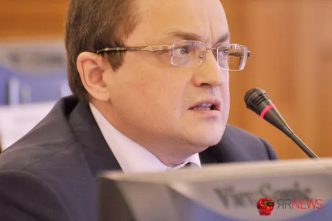 Александр Нечаев начал выстраивать отношения с депутатами муниципалитета Ярославля. С фото из архива