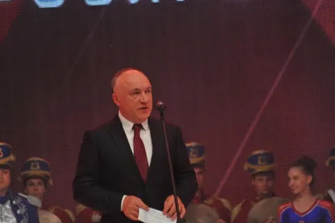 Дмитрий Миронов вручил хоккеистам ярославского «Локомотива» бронзовые медали чемпионата КХЛ
