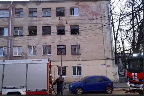 В Ярославле загорелся жилой дом на проспекте Ленина