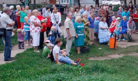 Александр Воробьёв и Эльхан Мардалиев встретились с жителями Резинотехники