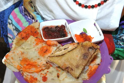 В Ярославле объели масленичных кукол. С фото
