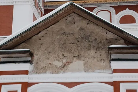 В Ярославле из фрески храма достали пули 1918 года