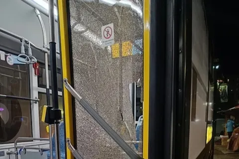 Полиция начала проверку по стрельбе на автобусной остановке в Ярославле