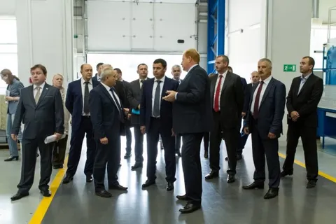 Дмитрий Миронов посетил рыбинские предприятия госкорпорации «Ростех»