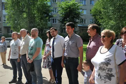 Семь врачей из Углича получили служебные квартиры