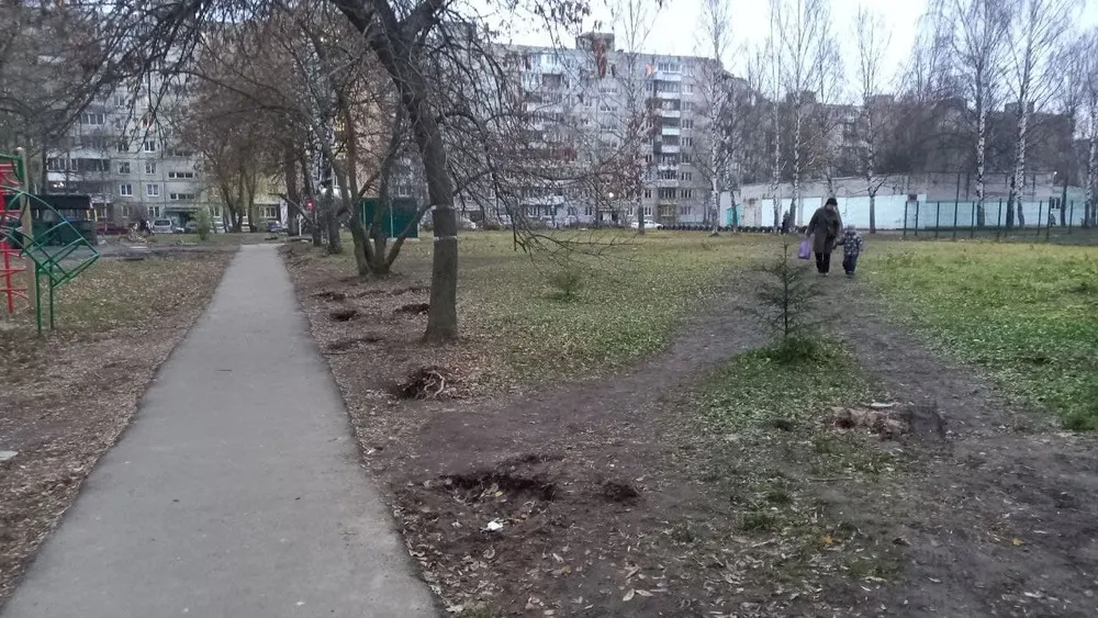 В Ярославле подрядчик снял забор вокруг школы и исчез