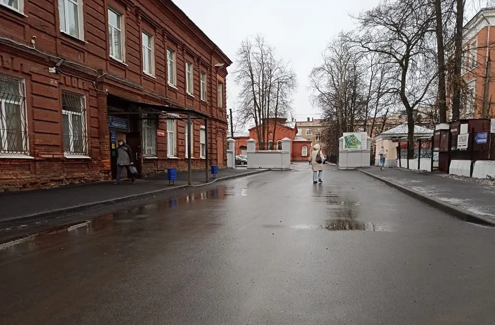 В Ярославле отремонтировали территорию больницы имени Соловьева