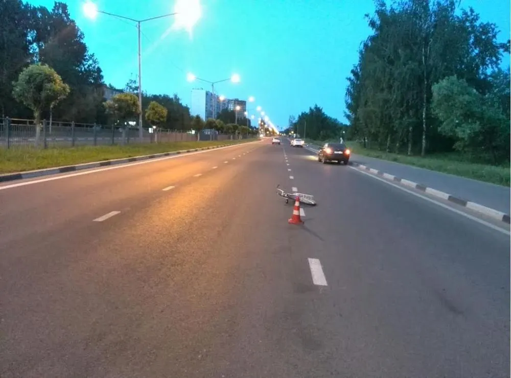 Ночью в Ярославле мотоциклист насмерть сбил спешившегося велосипедиста