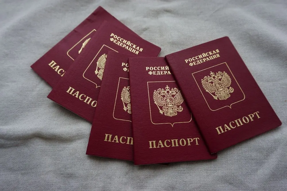 Ярославцам напомнили о новых правилах выезда несовершеннолетних за границу
