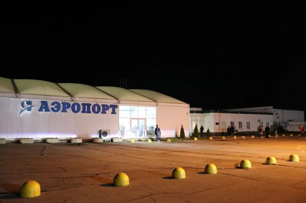 Авиарейс в «Туношну» ушел на запасной аэродром из-за ограничений