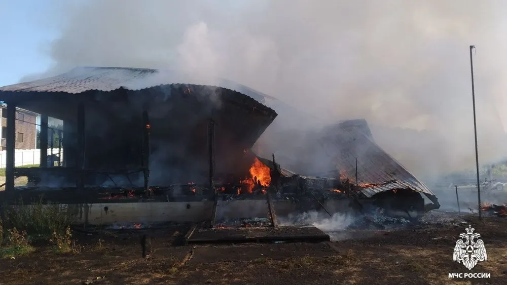 При пожаре под Ярославлем пострадал подросток