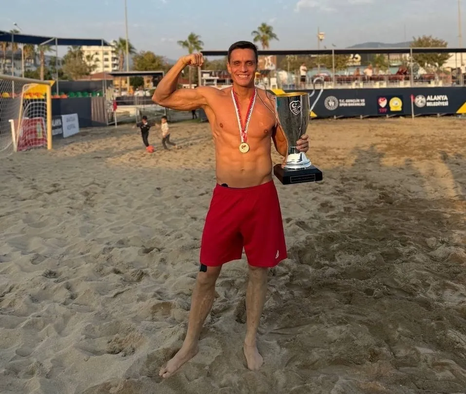 Ярославский футболист сыграет в пляжной Лиге чемпионов