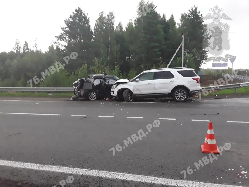 В тройном ДТП под Ярославлем пострадали двое детей