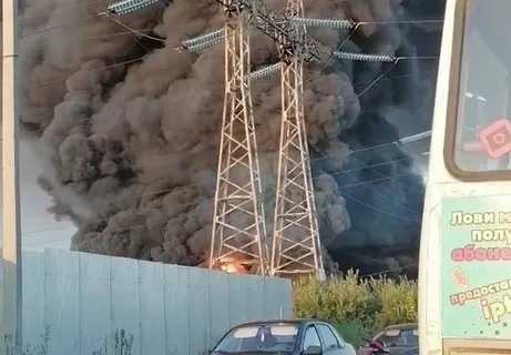В Угличе горит завод полимеров
