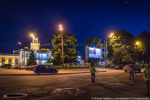 В Ярославле разукрасили дорожные ухабы