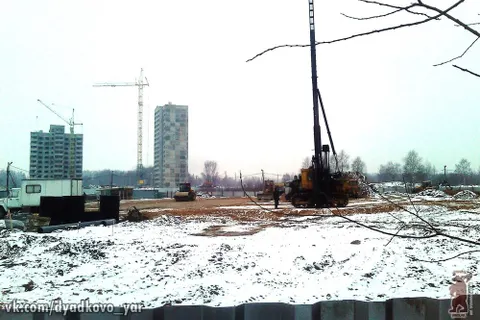 Во Фрунзенском районе Ярославля началось строительство аквапарка. С фото