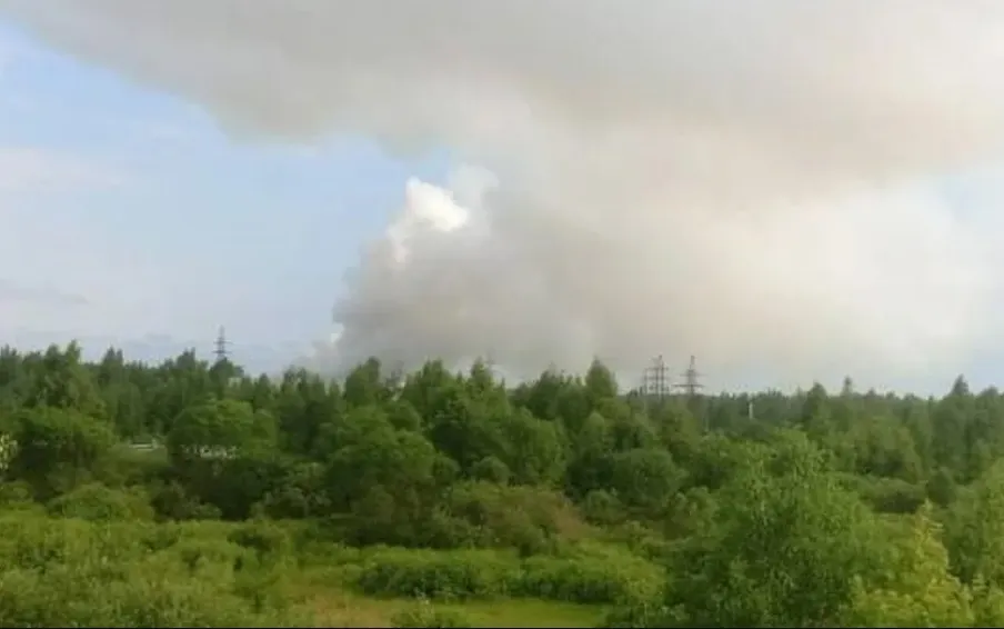 В Ярославской области горит мусорный полигон