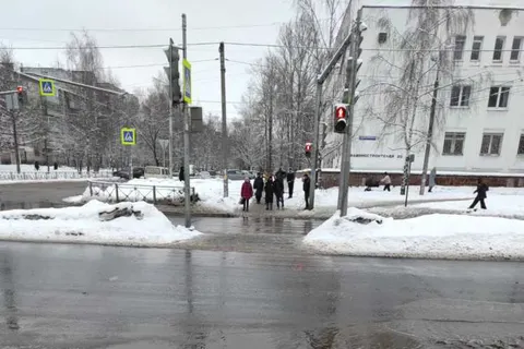 В Ярославле пешеходы не могут перейти проспект Машиностроителей