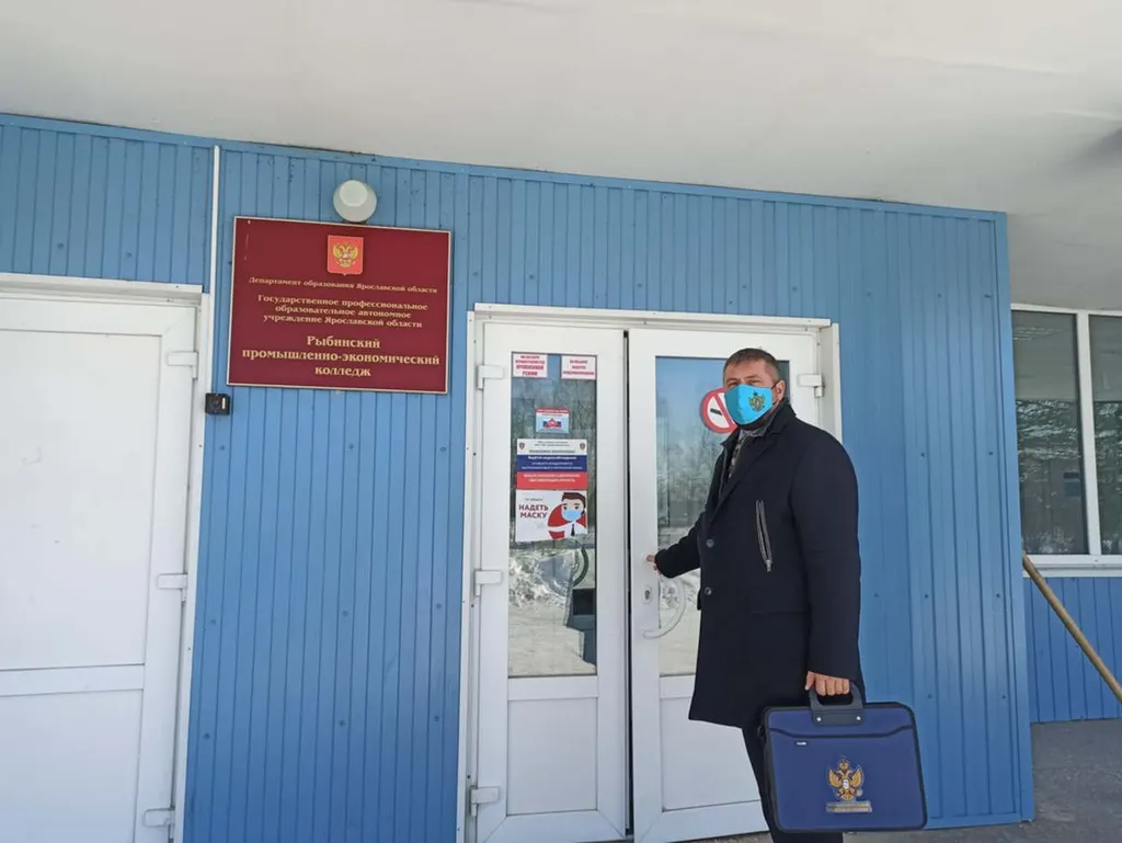 Ярославский омбудсмен проводит проверку по факту отравления студенток тухлым мясом