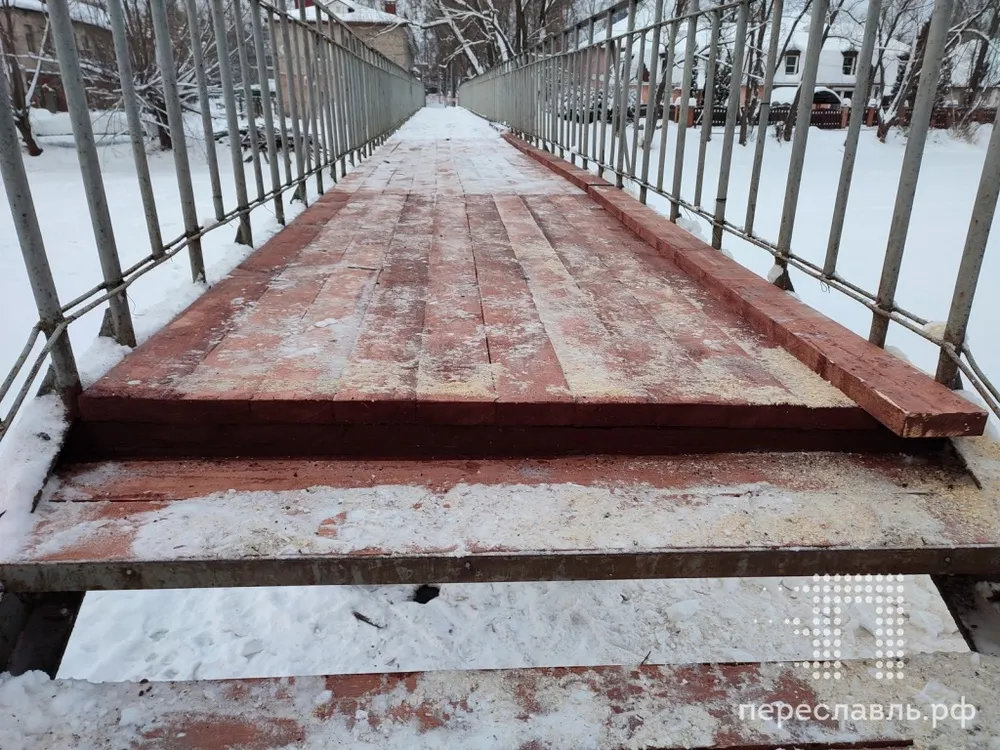 Замглавы Переславля могут оштрафовать за неотремонтированный мост через реку