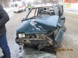 «Страстный поцелуй»: «Ока» и «Хендай» столкнулись в Ярославской области