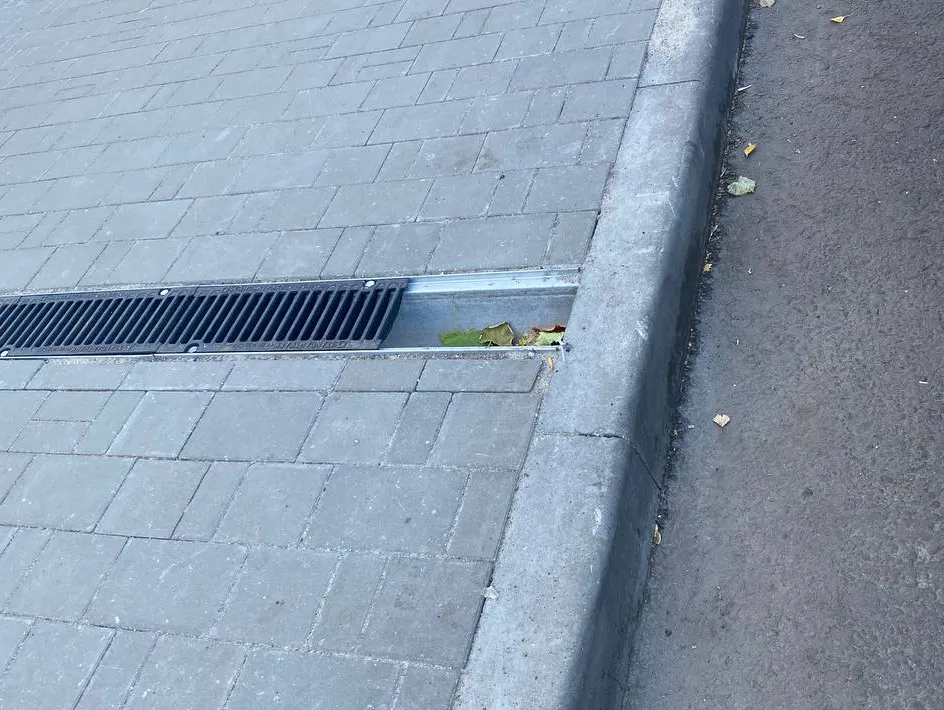 В Ярославле будут сверлить только что отремонтированные тротуары