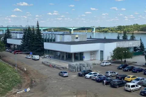 В Ярославле убрали забор от Речного вокзала