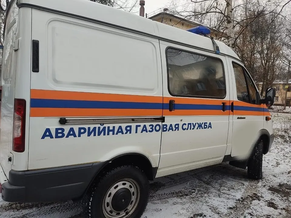 Снежная лавина повредила газовую трубу в Ярославле