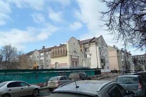 В центре Ярославля снесли особняк-новодел