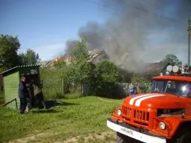 В Ярославской области три с лишним часа тушили дачу