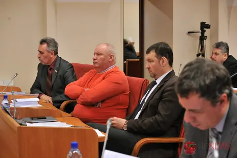 Заседание Думы Ярославской области - крупным планом. С фото